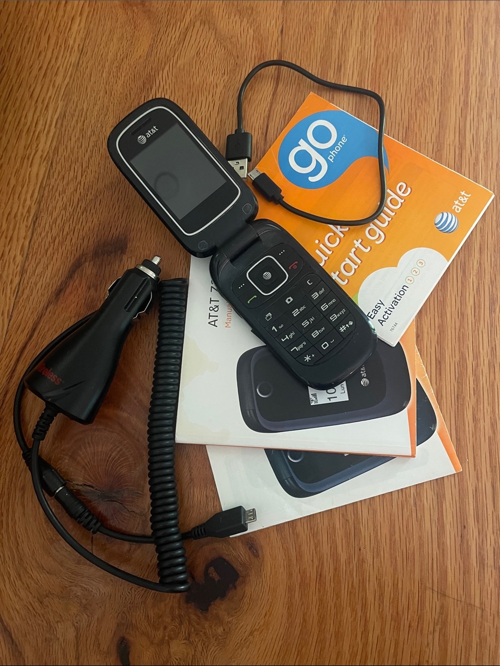 AT&T go phone with Charger and USB Cable